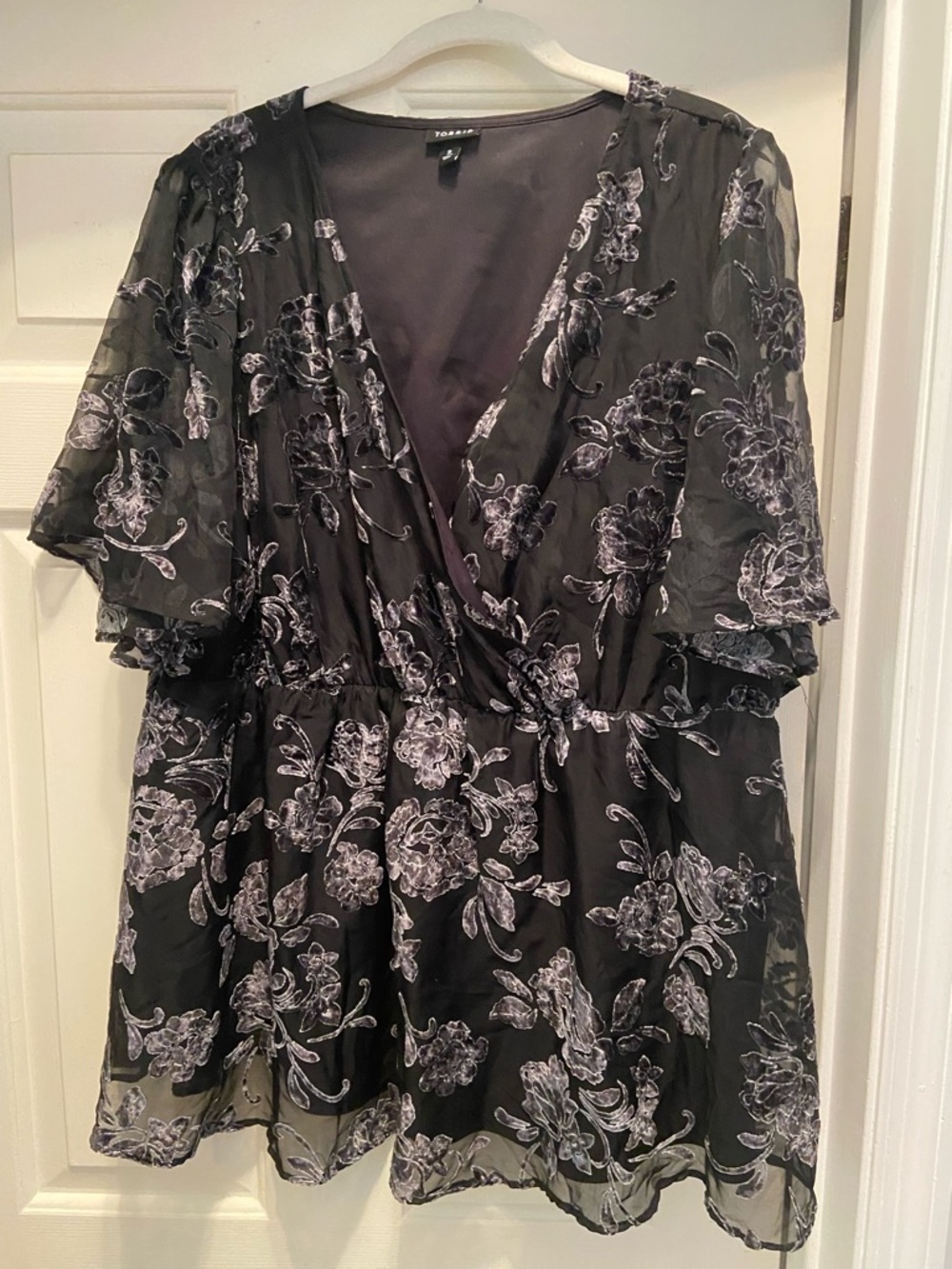 Torrid 3 3x Black Flowy Velvet Floral Shirt Gorgeous